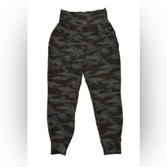 Athleta Pants - Athleta Salutation gray camo baggy joggers w pckts SZ S